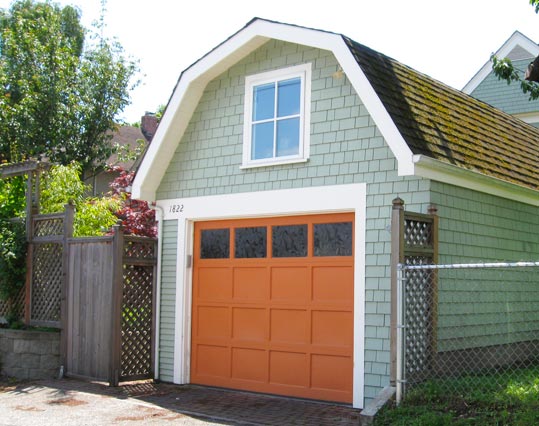 Mucci /Truckess Architecture: Garages - Cottage Garage Alley View