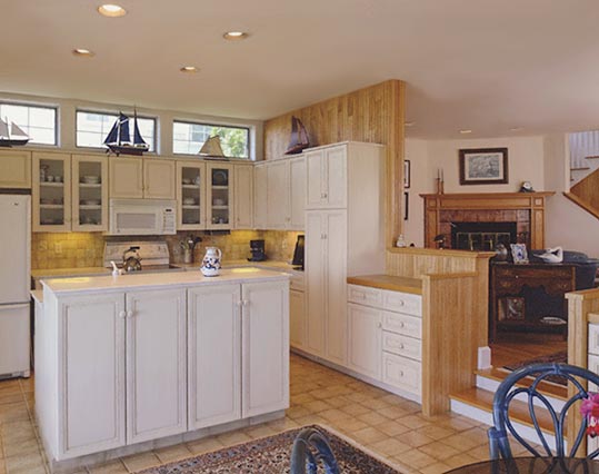 Mucci Truckess Architecture: Sea Lane Shingle Style - Kitchen